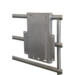 Platine de fixation sur barrière pour abreuvoir POLYFLAP