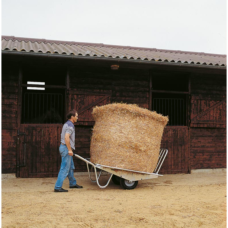 Brouette à fourrage métallique 2 roues avec côtés rabattables Brouette à fourrage métallique 2 roues avec côtés rabattables