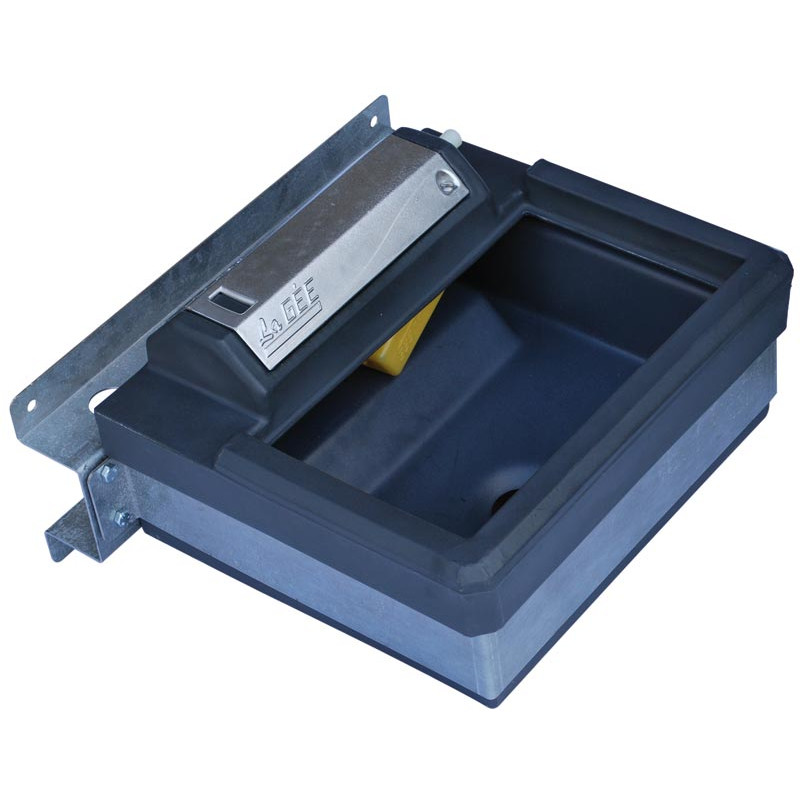 Abreuvoir Polybac 25 M simple avec rebord intérieur et support de fixation Abreuvoir Polybac 25 M simple avec rebord intérieur et support de fixation