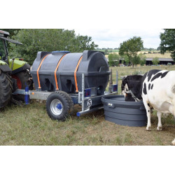 Citerne à eau 2000 litres roulante pour tracteur 