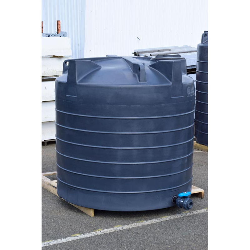 Cuve de stockage aérienne verticale 5000 l. ø 1,95 m Cuve de stockage aérienne verticale 5000 l. ø 1,95 m
